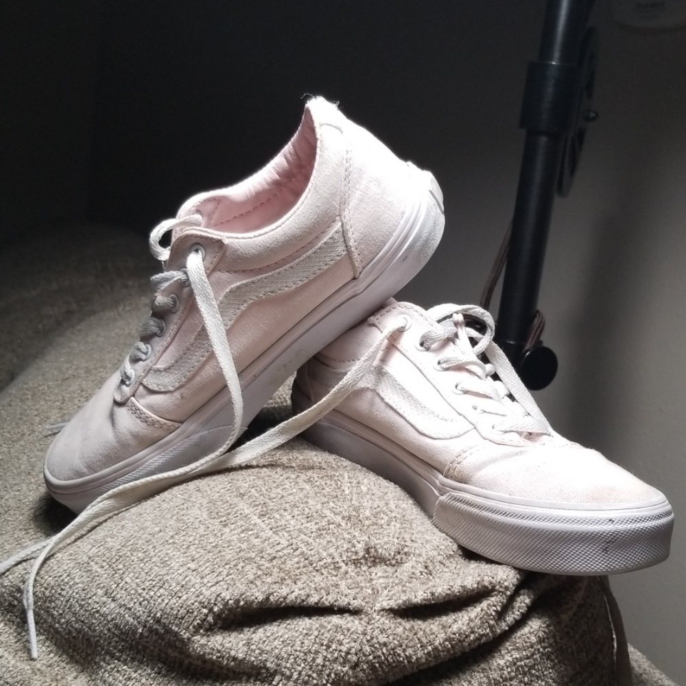 Vans - Picture 2 of 7
